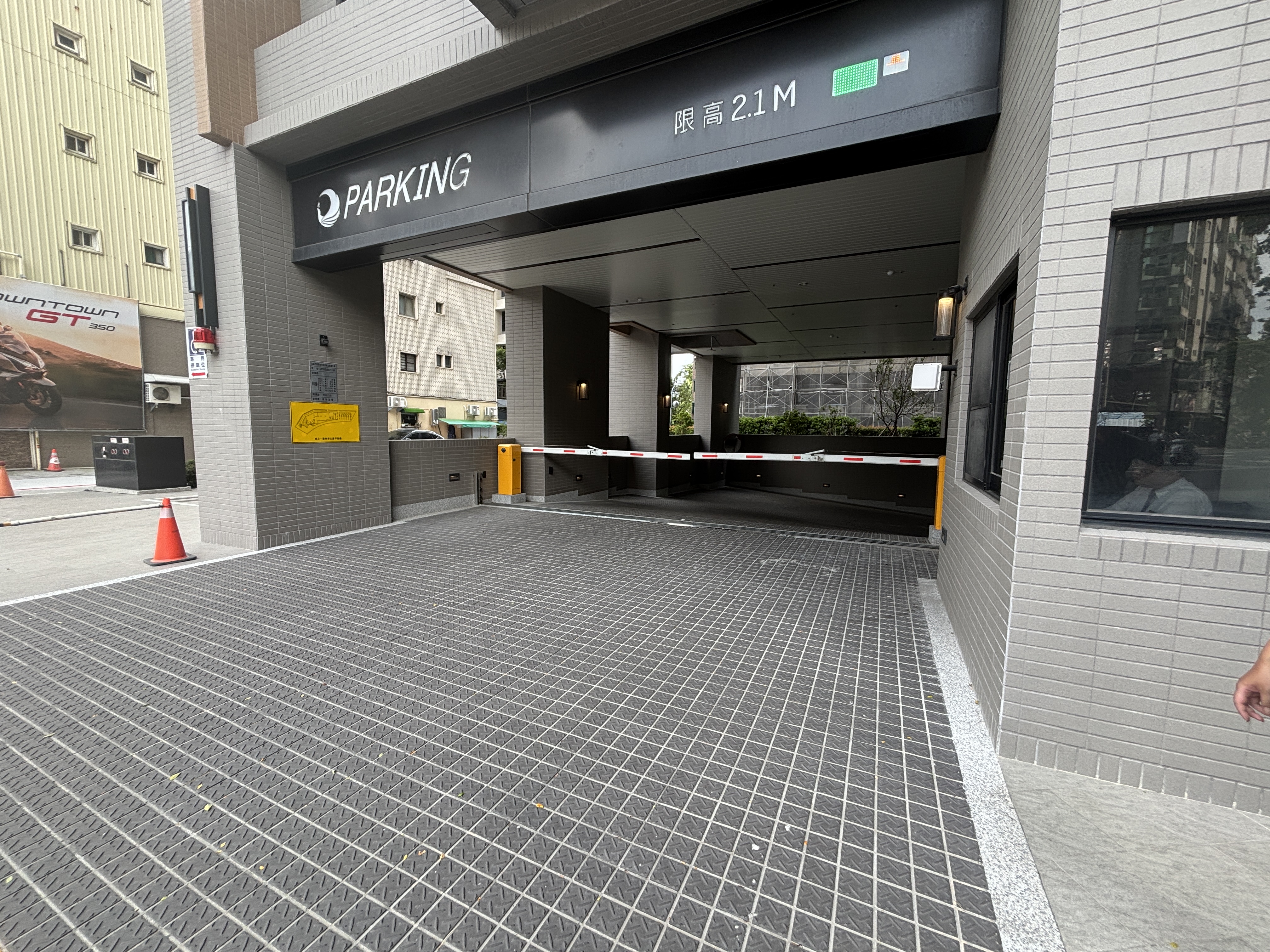 苓雅區停車場車道顯示系統